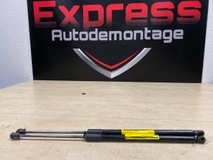 Used Set of gas struts for boot Volkswagen T-Roc 2.0 TDI 150 16V Price € 50,00 Margin scheme offered by Express Autodemontage