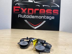 Used Tailgate hinge Peugeot 108 1.0 12V Price € 40,00 Margin scheme offered by Express Autodemontage
