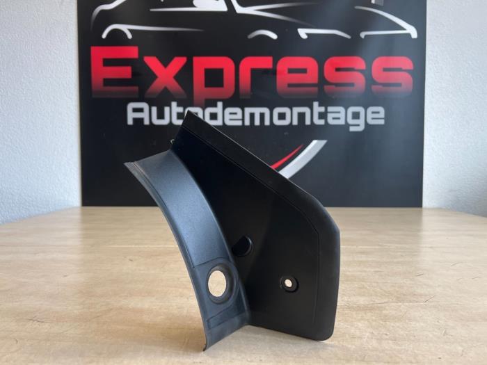 Begagnade Skydd, diverse BMW 1 serie (F40) 118i 1.5 TwinPower 12V Pris € 10,00 Marginaltabell erbjuds av Express Autodemontage
