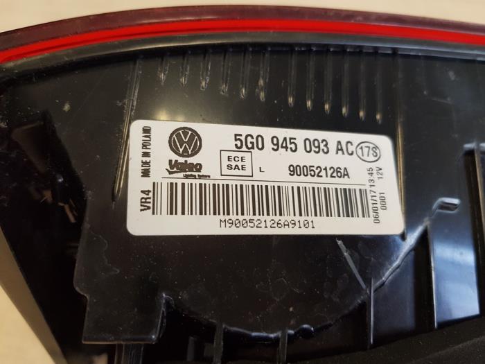 Luz trasera izquierda de un Volkswagen Golf VII (AUA) 1.4 TSI BlueMotion Technology 125 16V 2017