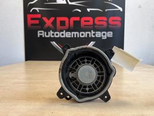 Used Speaker Opel Corsa F (UB/UH/UP) 1.2 Turbo 12V 100 Price € 15,00 Margin scheme offered by Express Autodemontage