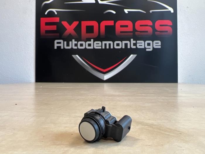 PDC Sensor from a BMW 1 serie (F20) 118i 1.5 TwinPower 12V 2018