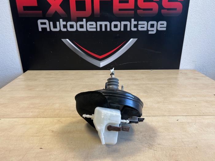 Begagnade Bromsservo Peugeot 308 (L3/L8/LB/LH/LP) 1.2 12V e-THP PureTech 130 Pris € 70,00 Marginaltabell erbjuds av Express Autodemontage