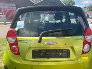 Begagnade Baklucka Chevrolet Spark 1.0 16V Pris € 70,00 Marginaltabell erbjuds av Express Autodemontage