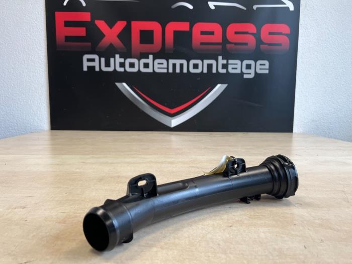 Gebrauchte Intercooler Rohr Peugeot 308 (L3/L8/LB/LH/LP) 1.2 12V e-THP PureTech 130 Preis € 9,00 Margenregelung angeboten von Express Autodemontage