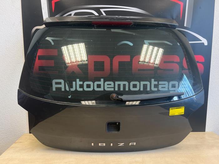 Używane Tylna klapa Seat Ibiza IV (6J5) 1.2 TDI Ecomotive Cena € 70,00 Procedura marży oferowane przez Express Autodemontage