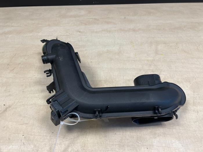 Usagé Tube intercooler Volkswagen Polo VI (AW1) 1.0 TSI 12V Prix € 50,00 Règlement à la marge proposé par Express Autodemontage