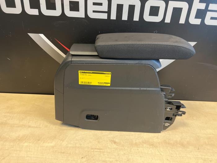 Begagnade Armstöd DS Automobiles DS 3/Crossback (UC/UJ/UR) 1.2 12V PureTech 130 Pris € 181,50 Inklusive moms erbjuds av Express Autodemontage