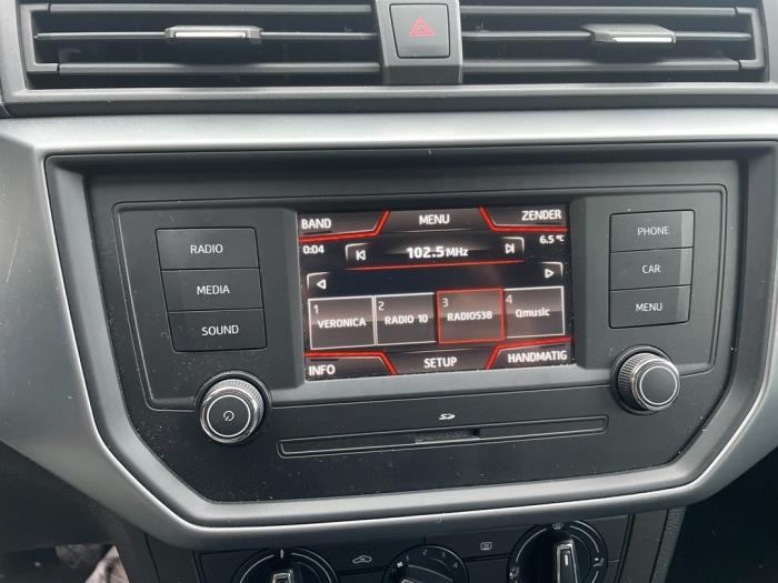 Używane Radio Seat Ibiza V (KJB) 1.0 TSI 12V Cena € 250,00 Procedura marży oferowane przez Express Autodemontage