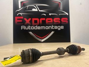 Used Front drive shaft, left Kia Cee'd Sportswagon (JDC5) 1.6 CRDi 16V VGT Price € 95,00 Margin scheme offered by Express Autodemontage