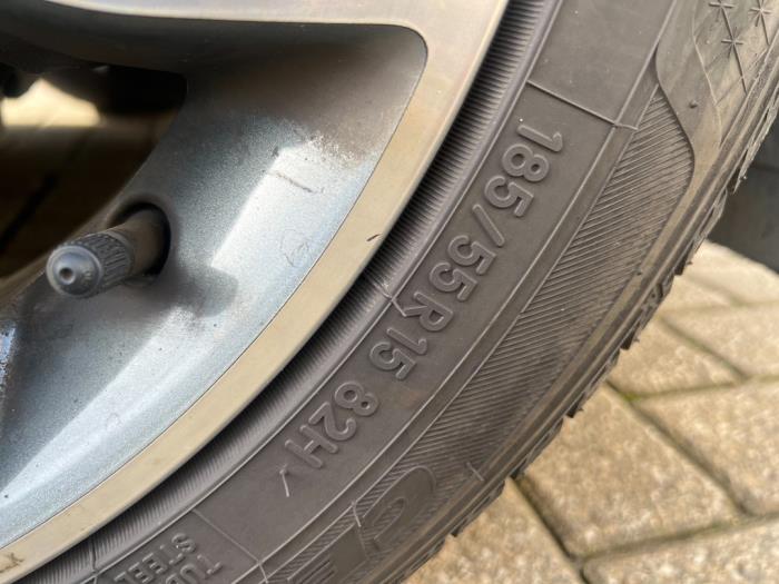 Set of wheels + tyres from a Kia Picanto (JA) 1.0 12V 2019