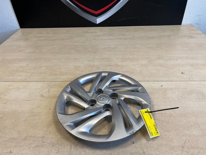 Wheel cover (spare) from a Hyundai i10 1.0 12V 2021