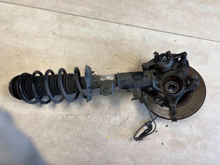 Front suspension system, left from a Hyundai i10 1.0 12V 2021