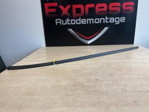 Used Roof strip, right BMW 1 serie (F40) 116d 1.5 12V TwinPower Price € 45,00 Margin scheme offered by Express Autodemontage
