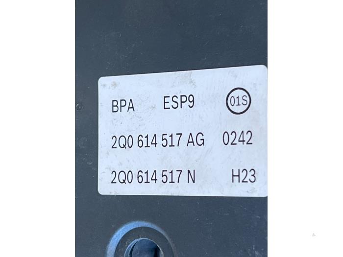 ABS-pump från en Volkswagen Polo VI (AW1) 1.0 12V BlueMotion Technology 2019
