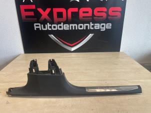 Used Trim strip, central left Peugeot 5008 II (M4/MC/MJ/MR) 2.0 BlueHDi 180 16V Price € 60,50 Inclusive VAT offered by Express Autodemontage
