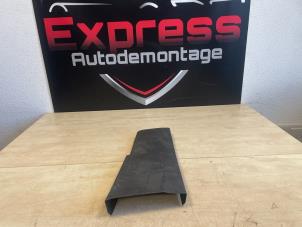 Used Trim strip, central right Peugeot 5008 II (M4/MC/MJ/MR) 2.0 BlueHDi 180 16V Price € 10,00 Margin scheme offered by Express Autodemontage
