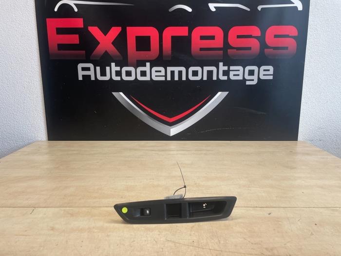 Usados Interruptor de ventanilla eléctrica Citroen C4 Berline (BA/BB/BC) 1.2 PureTech 130 12V Precio € 15,00 Norma de margen ofrecido por Express Autodemontage