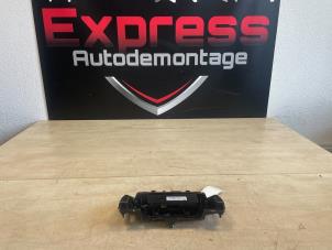 Used Bluetooth module Peugeot 5008 II (M4/MC/MJ/MR) 2.0 BlueHDi 180 16V Price € 45,98 Inclusive VAT offered by Express Autodemontage