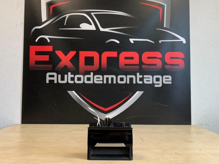 Gebrauchte Ablagefach Volkswagen Passat Variant (3G5) 2.0 TDI 16V 150 Preis € 35,00 Margenregelung angeboten von Express Autodemontage