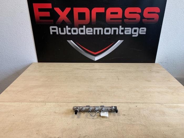 Gebrauchte Kraftstoffverteiler Volkswagen Golf VII (AUA) 1.4 TSI 16V Preis € 181,50 Mit Mehrwertsteuer angeboten von Express Autodemontage