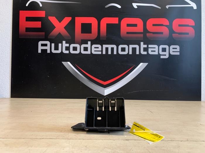 Usagé Divers Peugeot 308 SW (L4/L9/LC/LJ/LR) 1.6 BlueHDi 120 Prix € 15,00 Règlement à la marge proposé par Express Autodemontage