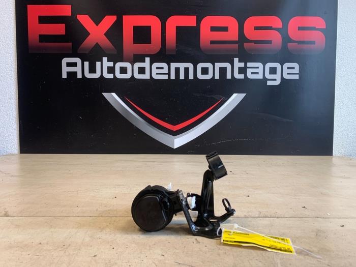 Begagnade Extra vattenpump Volkswagen Golf VII (AUA) 2.0 TDI 150 16V Pris € 36,30 Inklusive moms erbjuds av Express Autodemontage