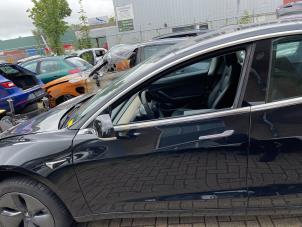 Usados Puerta de 4 puertas izquierda delante Tesla Model 3 EV AWD Precio € 1.500,00 IVA incluido ofrecido por Express Autodemontage