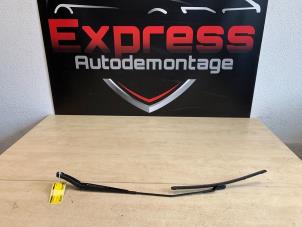 Used Front wiper arm Seat Arona (KJX) 1.0 TSI 12V Price € 20,00 Margin scheme offered by Express Autodemontage