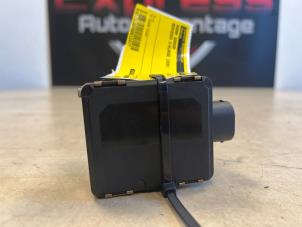 Radarsensor från en Mercedes-Benz C (W205) C-200 2.0 CGI 16V 2020