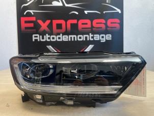 Used Headlight, right Volkswagen T-Roc 1.0 TSI 12V BlueMotion Price € 786,50 Inclusive VAT offered by Express Autodemontage