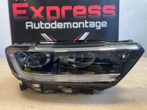 Used Headlight, right Volkswagen T-Roc 1.0 TSI 12V BlueMotion Price € 726,00 Inclusive VAT offered by Express Autodemontage