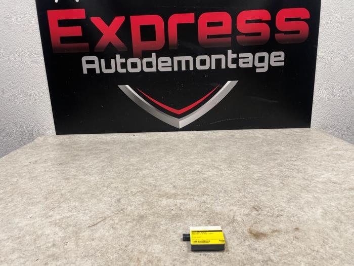 Begagnade Dödvinkelsensor Mercedes C (W206) C-200 1.5 EQ Boost 4-Matic Pris € 240,79 Inklusive moms erbjuds av Express Autodemontage