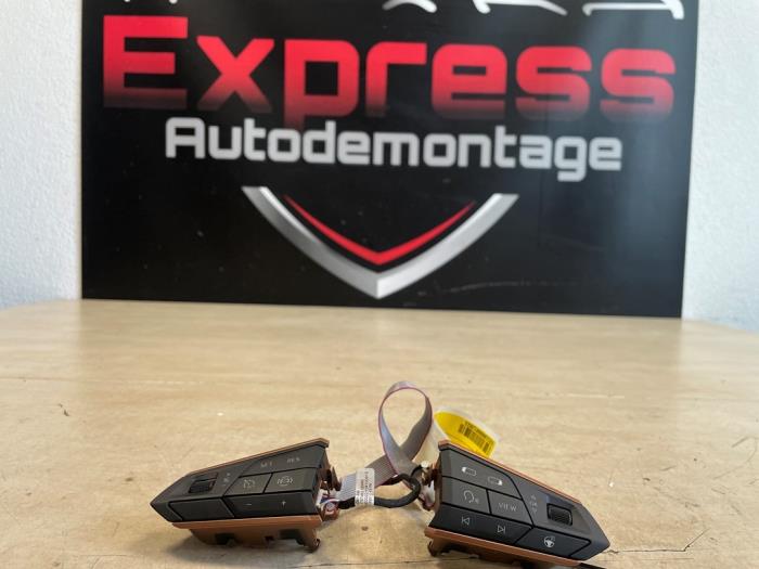Begagnade Rattspak Cupra Leon (KLCB) 1.4 e-Hybrid 245, VZ 16V Pris € 40,00 Marginaltabell erbjuds av Express Autodemontage
