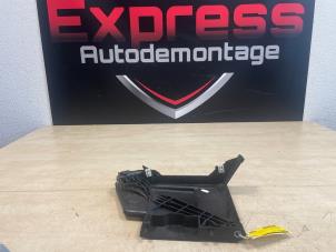 Used Battery box BMW 1 serie (F40) 118i 1.5 TwinPower 12V Price € 18,00 Margin scheme offered by Express Autodemontage