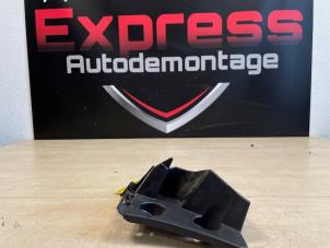Used Rear bumper bracket, right Peugeot 308 (F3/FB/FH/FM/FP) 1.2 12V PureTech 110 Price € 36,30 Inclusive VAT offered by Express Autodemontage