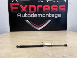 Used Rear gas strut, left Peugeot 208 II (UB/UH/UP) 1.2 Vti 12V PureTech 75 Price € 42,35 Inclusive VAT offered by Express Autodemontage