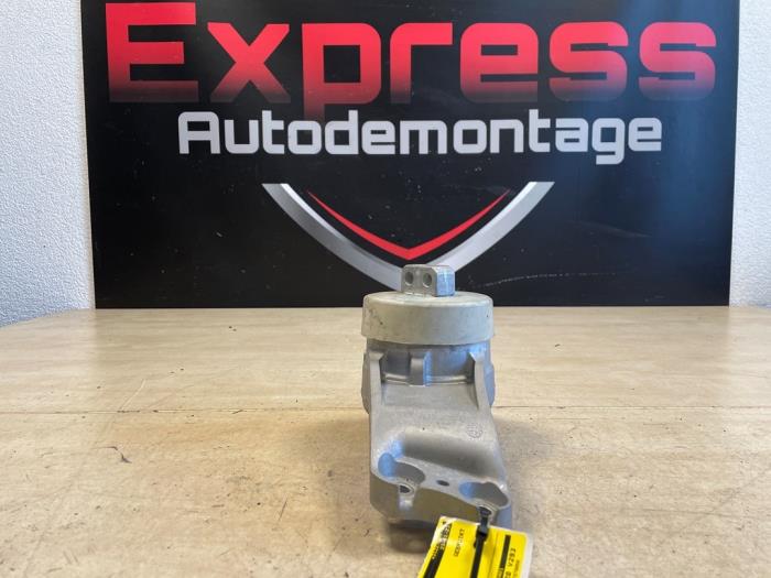 Used Engine mount Mercedes C (W206) C-200 1.5 EQ Boost 4-Matic Price € 84,70 Inclusive VAT offered by Express Autodemontage