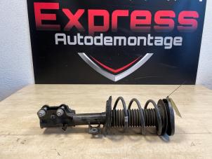 Used Fronts shock absorber, left Ford Focus 4 Wagon 1.0 Ti-VCT EcoBoost 12V 125 Price on request offered by Express Autodemontage