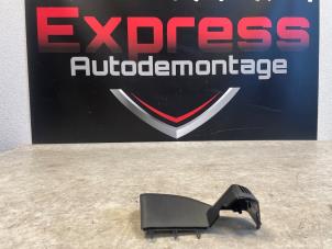 Used Cover, miscellaneous Peugeot 308 (F3/FB/FH/FM/FP) 1.2 12V PureTech 110 Price € 12,10 Inclusive VAT offered by Express Autodemontage