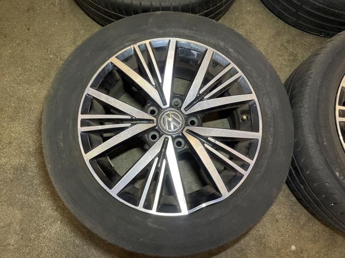Set of wheels + tyres from a Volkswagen Golf VII (AUA)  2017