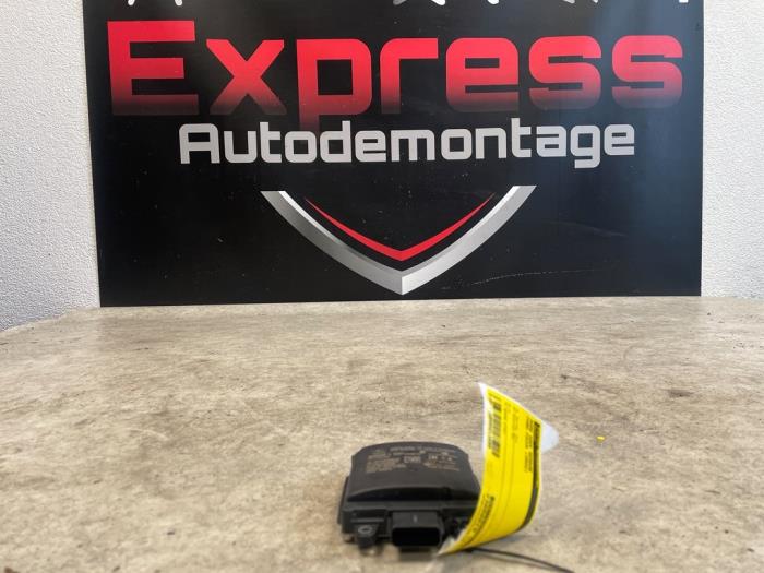 Begagnade Dödvinkelsensor Ford Focus 4 Wagon 1.0 Ti-VCT EcoBoost 12V 125 Pris € 275,00 Marginaltabell erbjuds av Express Autodemontage