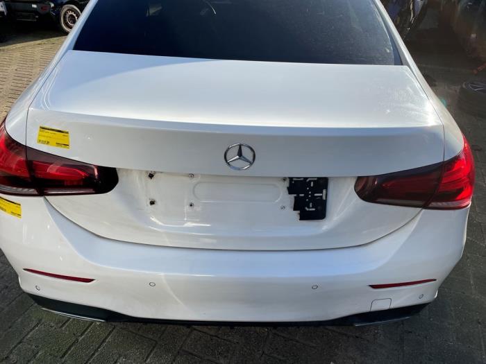 Begagnade Baklucka Mercedes A Limousine (177.1) 1.5 A-180d Pris € 650,00 Marginaltabell erbjuds av Express Autodemontage