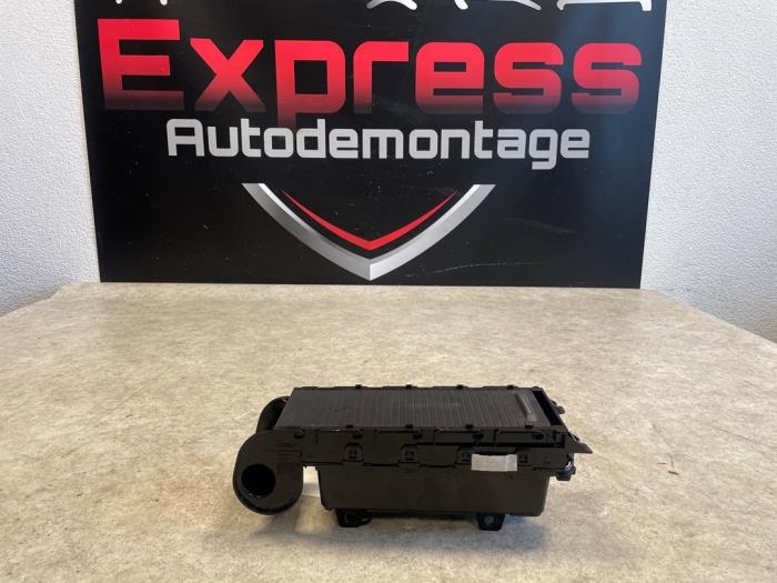 Gebrauchte Getränkehalter Ford Focus 4 Wagon 1.0 Ti-VCT EcoBoost 12V 125 Preis € 70,00 Margenregelung angeboten von Express Autodemontage
