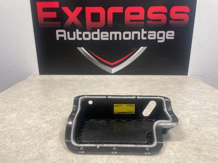 Begagnade Batterilock Cupra Leon (KLCB) 1.4 e-Hybrid 245, VZ 16V Pris € 19,00 Marginaltabell erbjuds av Express Autodemontage