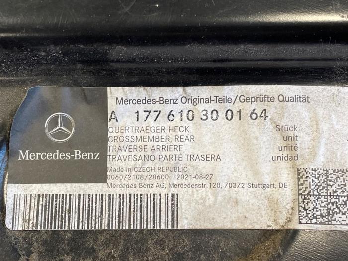 Rama zderzaka tyl z Mercedes-Benz A Limousine (177.1) 1.5 A-180d 2019