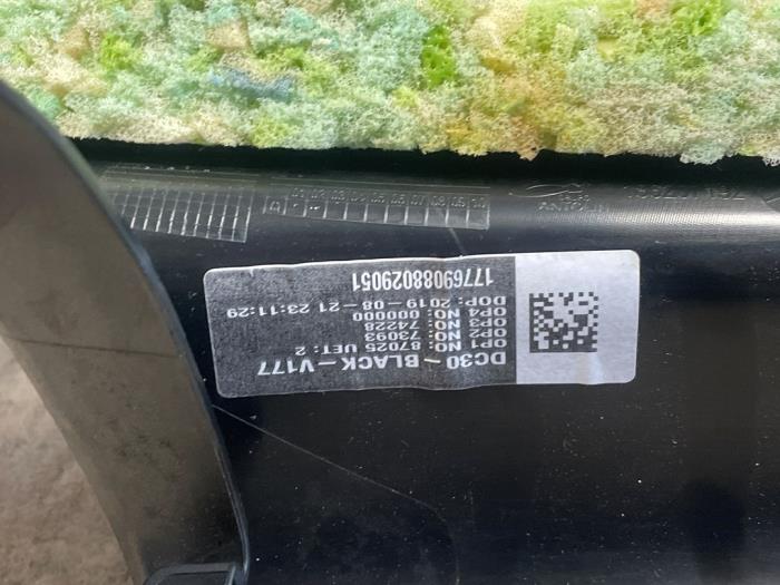 C-Pfosten Abdeckkappe links van een Mercedes-Benz A Limousine (177.1) 1.5 A-180d 2019