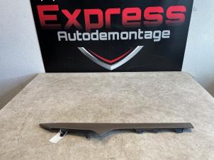 Used Dashboard decoration strip Peugeot 5008 II (M4/MC/MJ/MR) Price on request offered by Express Autodemontage