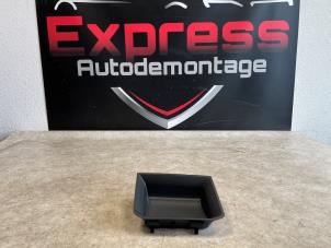 Used Storage compartment Peugeot 3008 II (M4/MC/MJ/MR) Price € 25,00 Margin scheme offered by Express Autodemontage