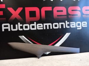 Used Dashboard decoration strip Peugeot 3008 II (M4/MC/MJ/MR) Price on request offered by Express Autodemontage